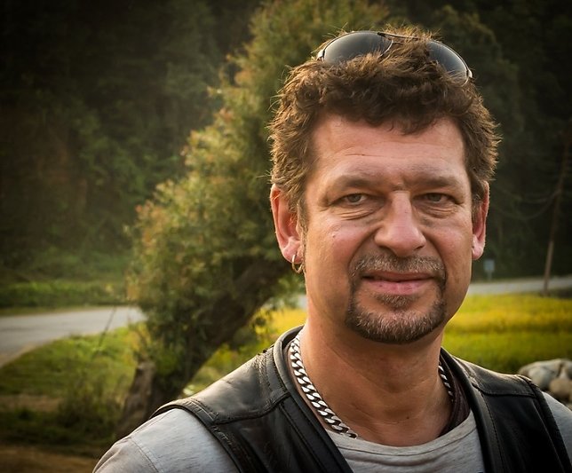 L1001550-6-BorderMaker.jpg