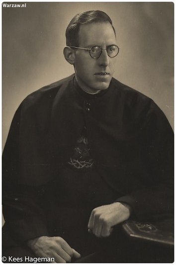145.jpg